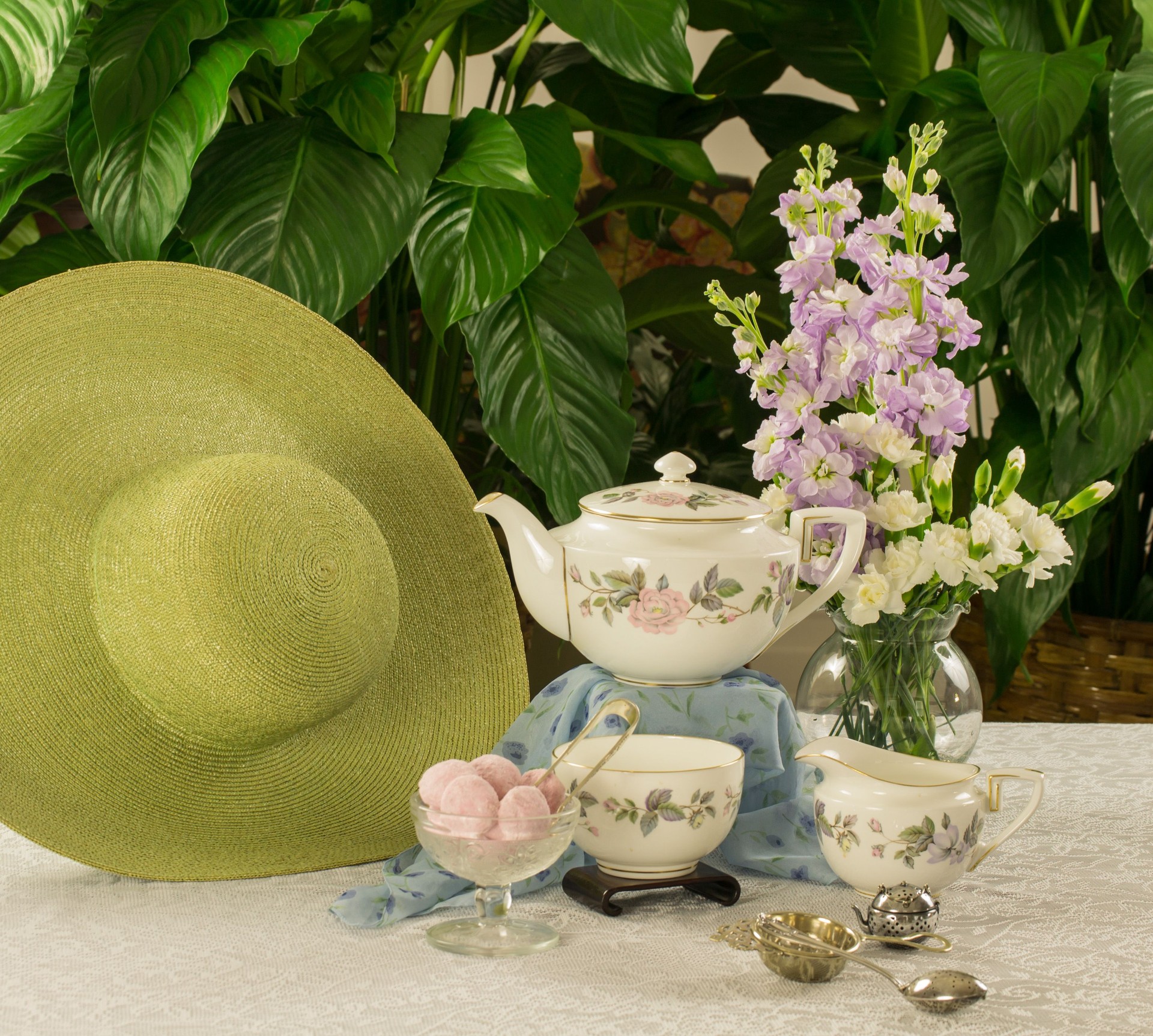 Vintate Tea Sets - Garden party beverage